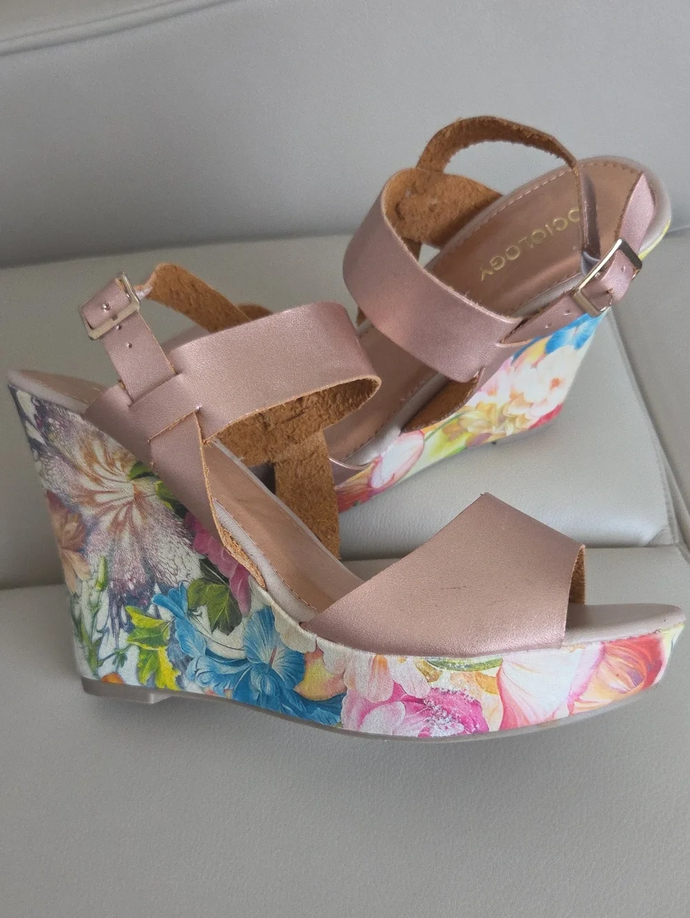 Sociology Pink Floral-Print Wedge Sandals Size 10